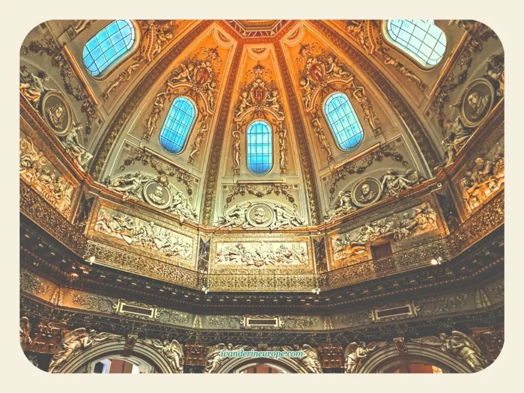 The dome looks even more stunning, Kunsthistorisches Museum, Vienna, Austria
